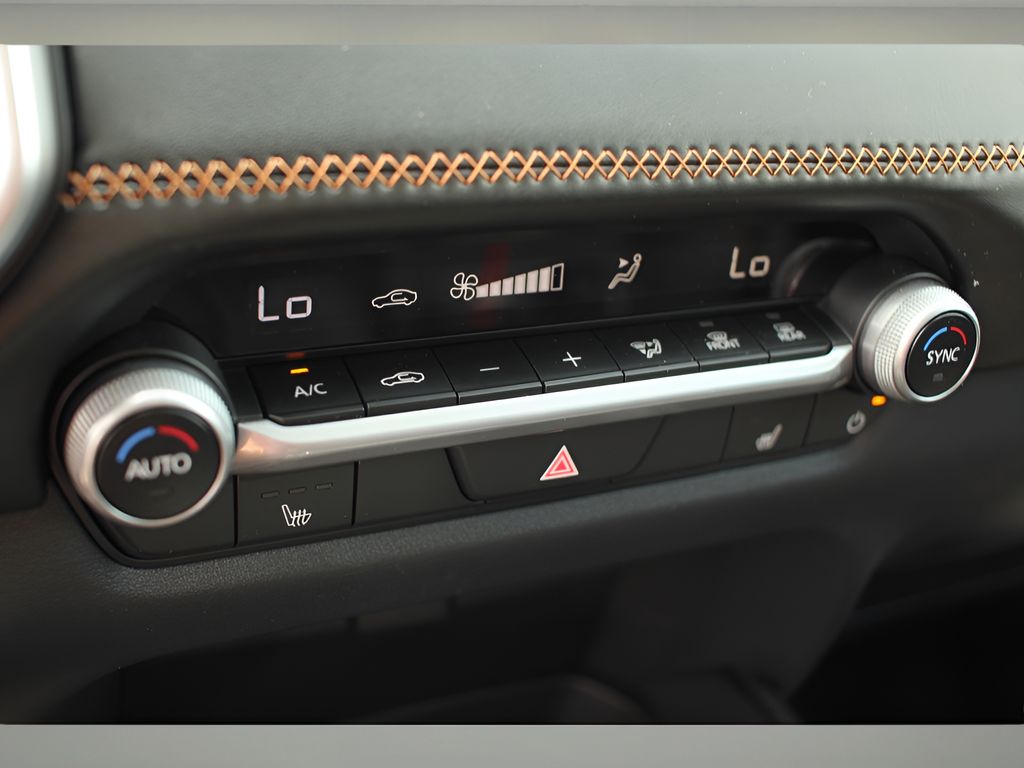 2025 Mazda CX-50 Premium photo 15