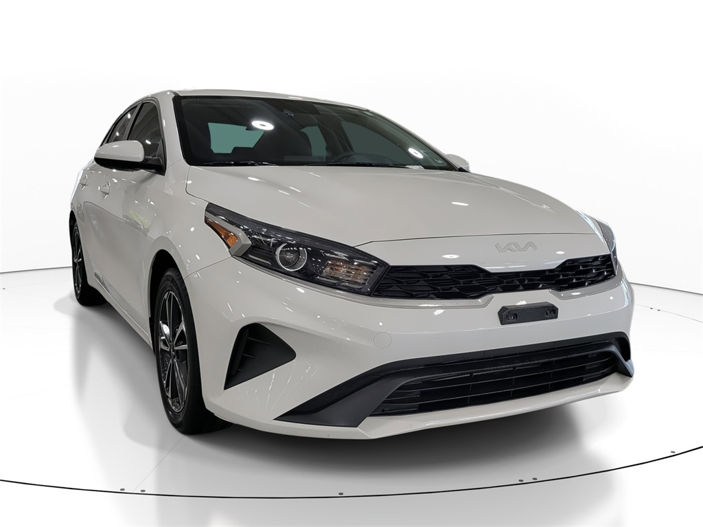 2023 Kia Forte LXS photo 4