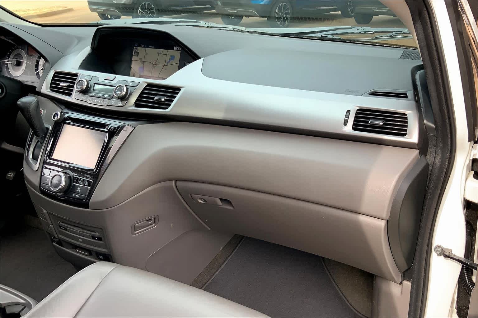 2015 Honda Odyssey Touring Elite photo 15
