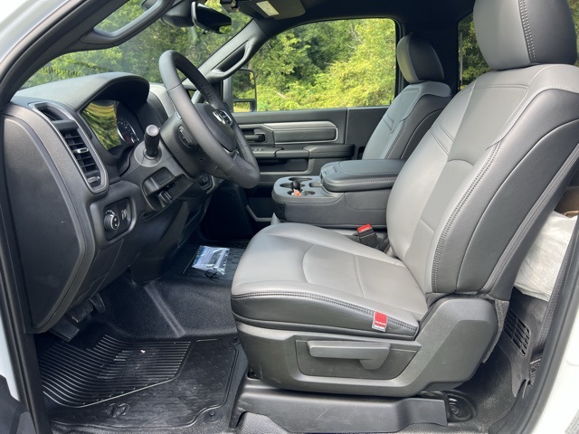 2025 Ram 5500 photo 4