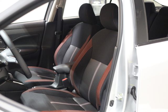 2025 Nissan Versa SR photo 7