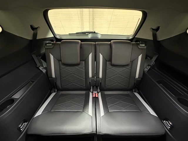 2025 Volkswagen Atlas Peak Edition SE photo 9