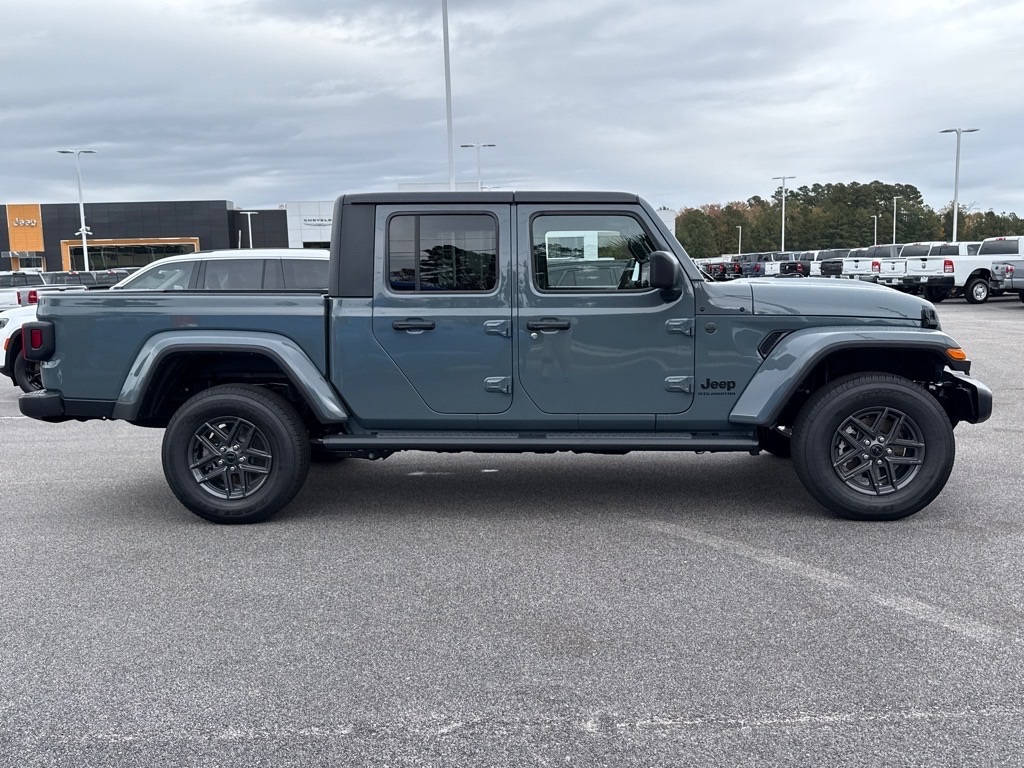 2025 Jeep Gladiator Sport S photo 2