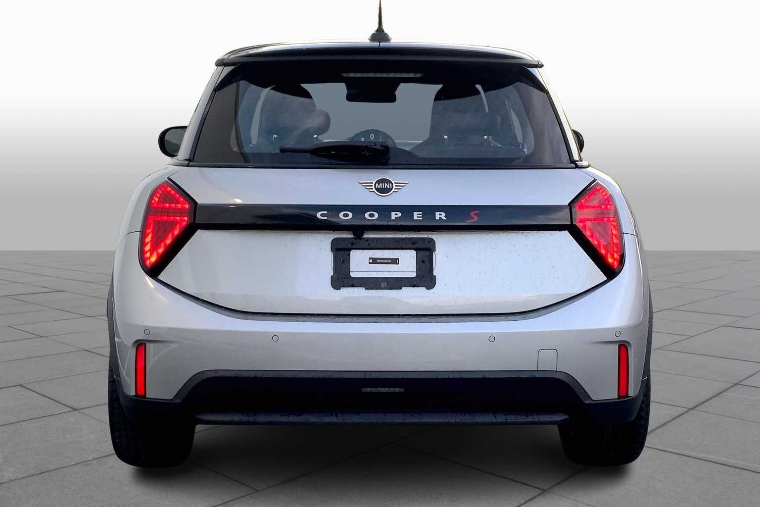 2025 Mini Cooper 2 Door Hardtop S photo 4