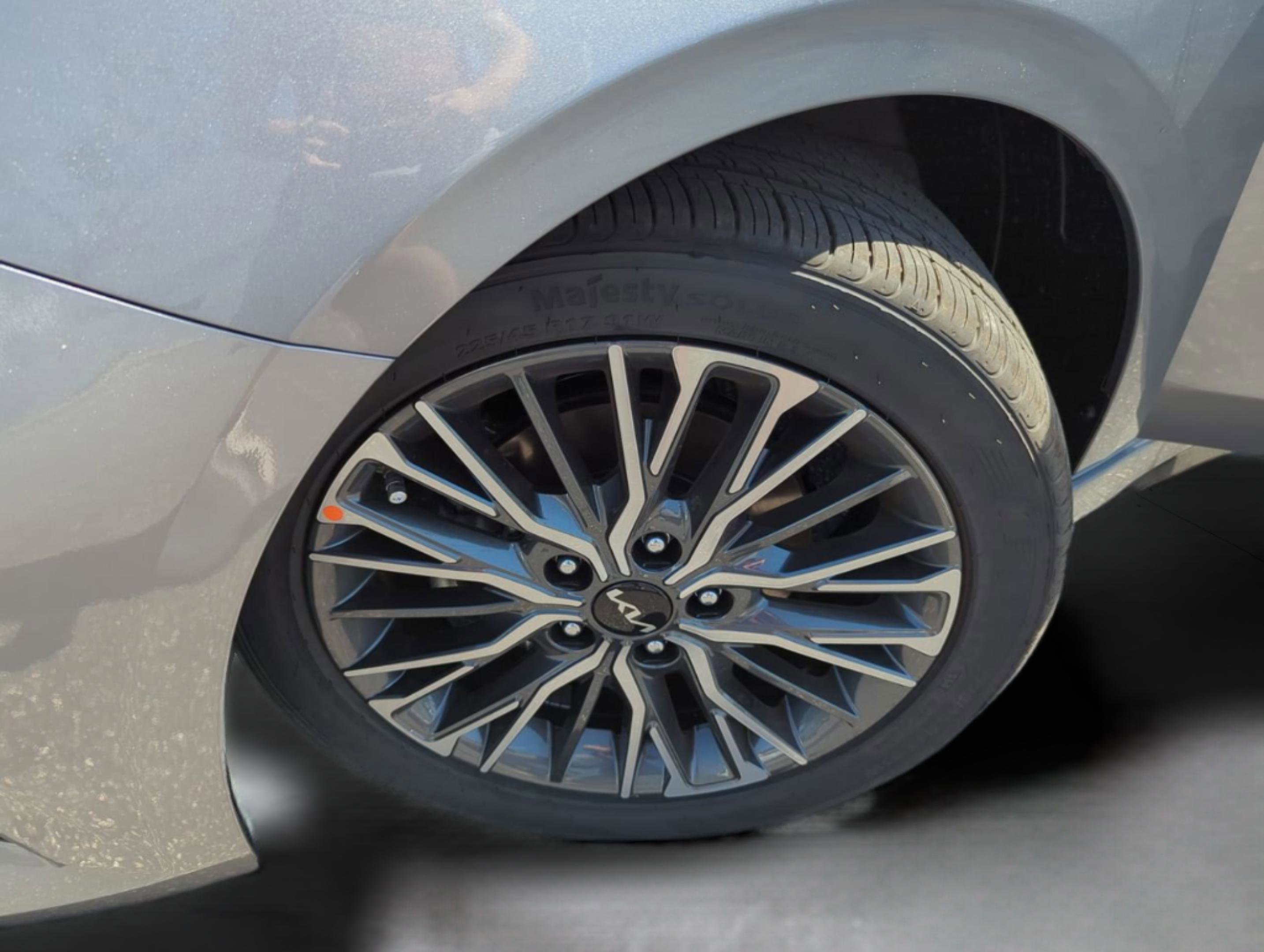 2024 Kia Forte GT-Line photo 27
