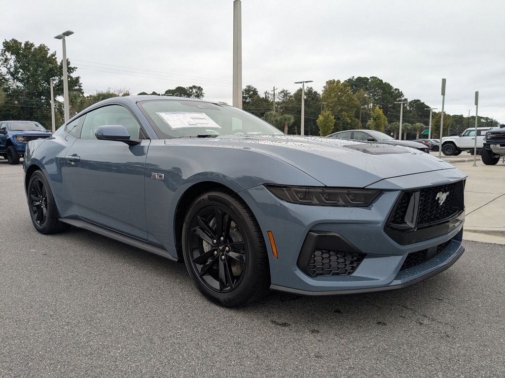 2025 Ford Mustang GT photo 3