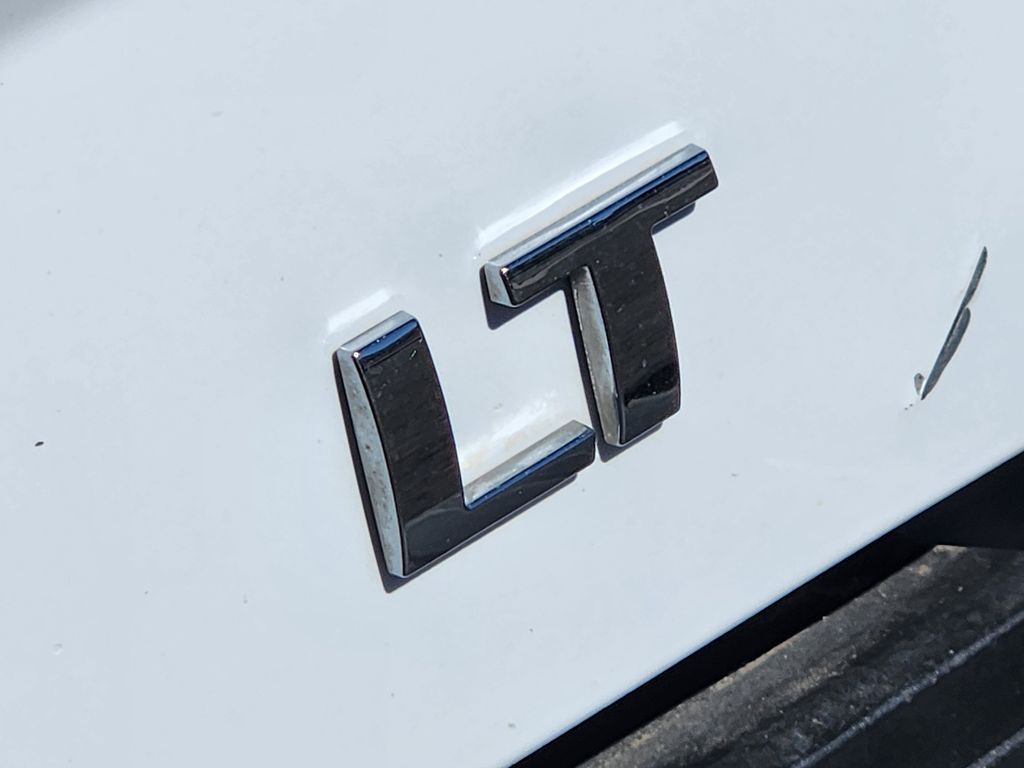 2016 Chevrolet Silverado 3500HD LT photo 10