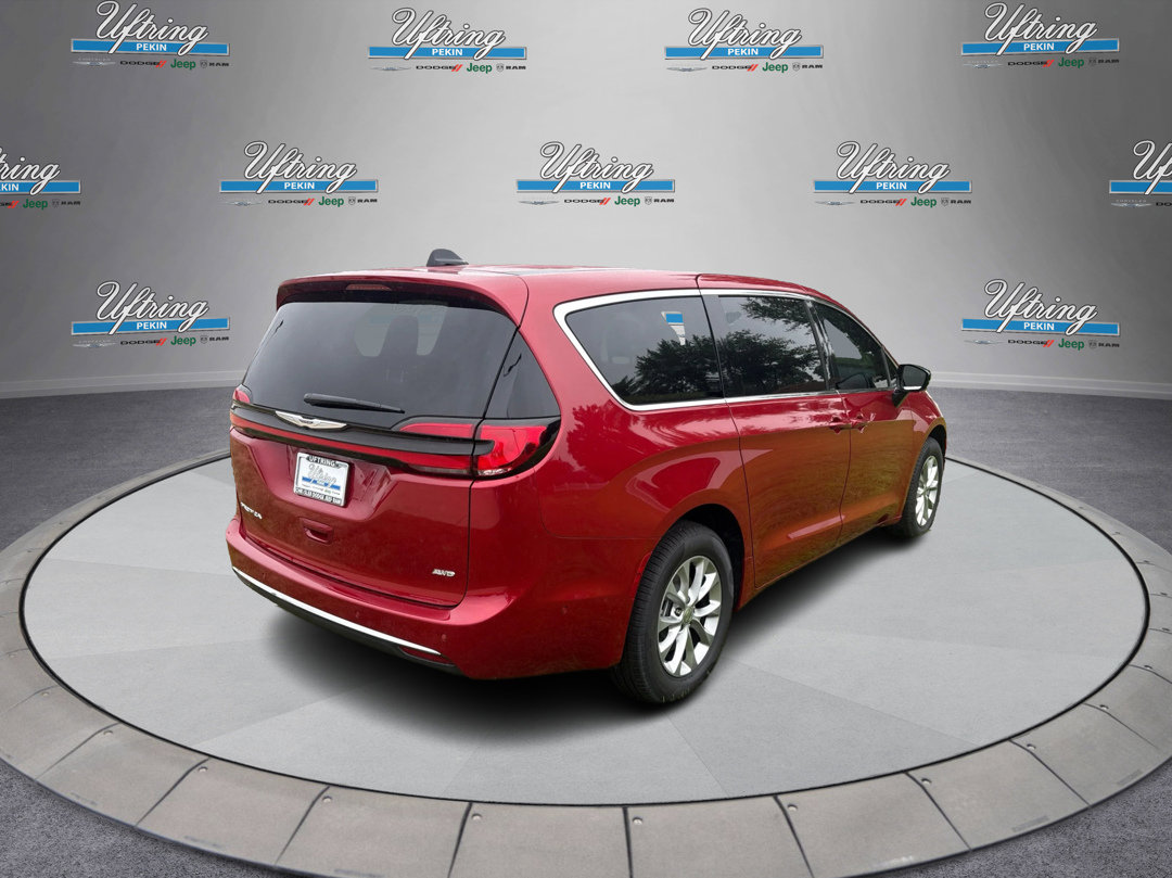 2025 Chrysler Pacifica photo 3