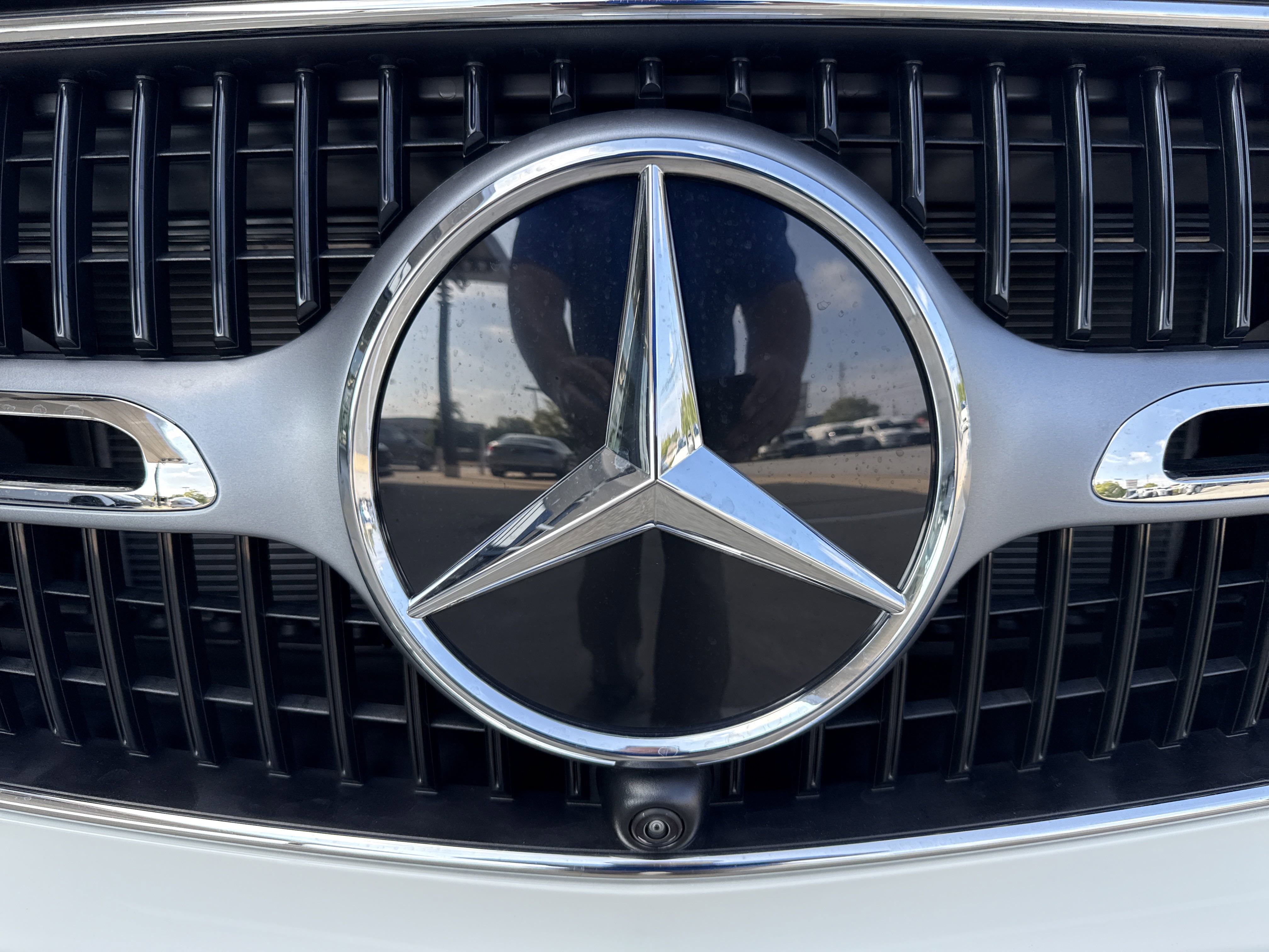 2026 Mercedes Benz GLC 300 photo 4