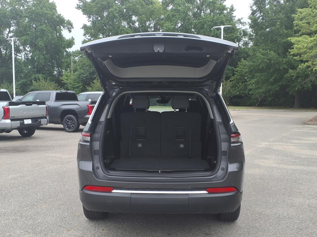 2023 Jeep Grand Cherokee Limited photo 8
