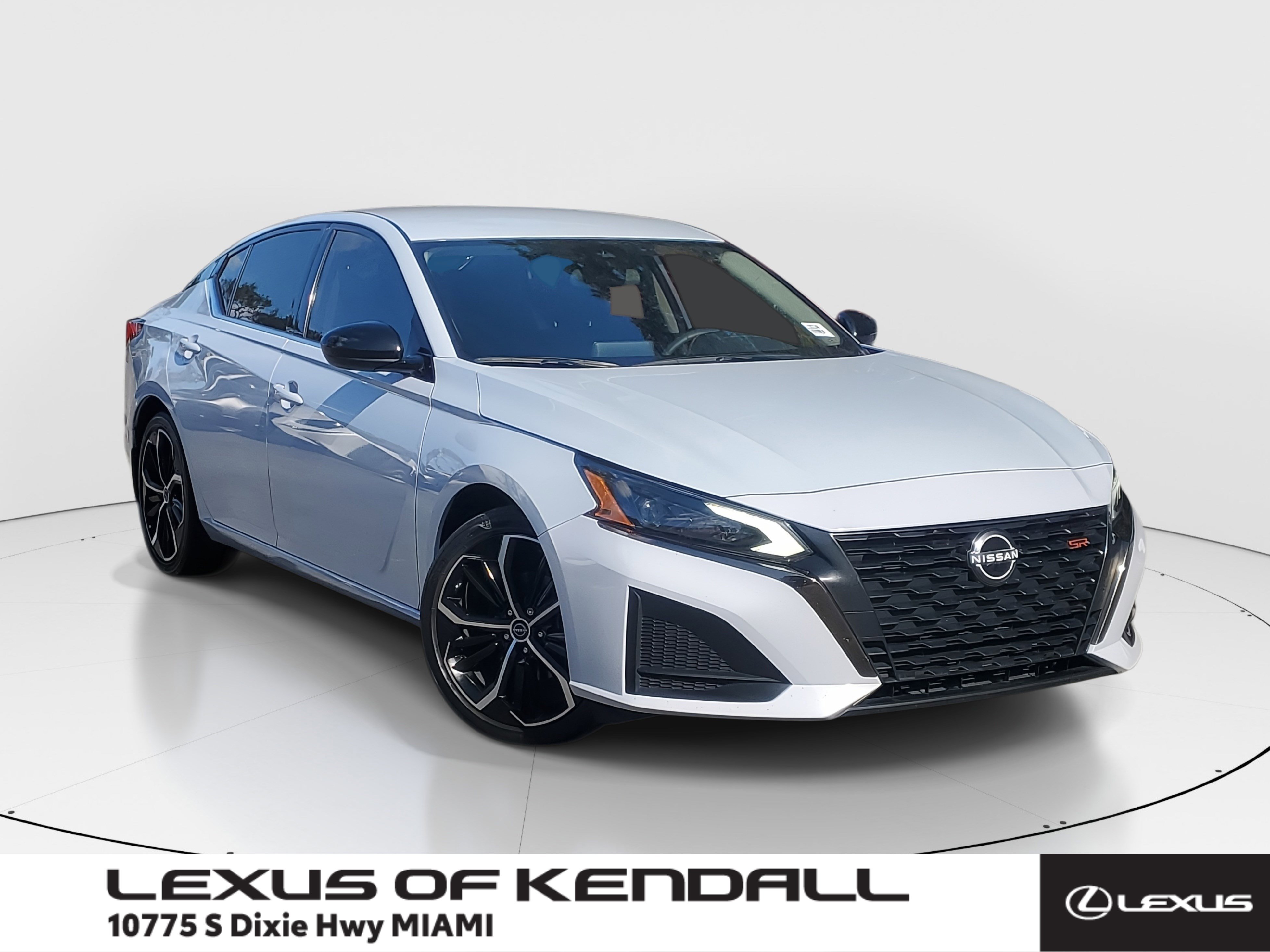 2023 Nissan Altima SR