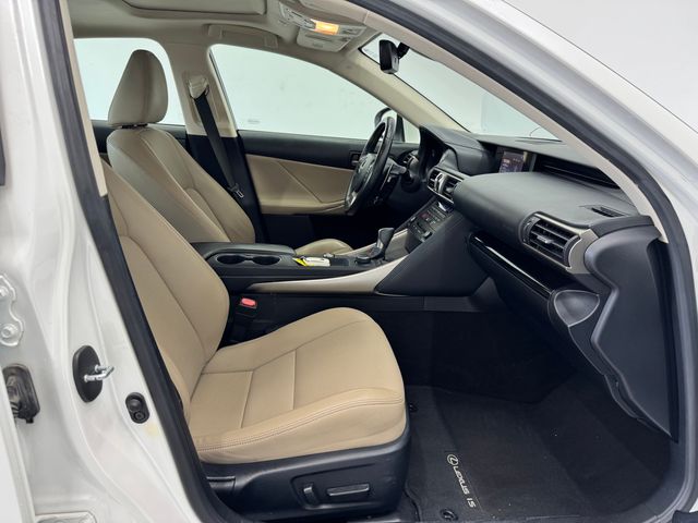 2019 Lexus IS 300 photo 16
