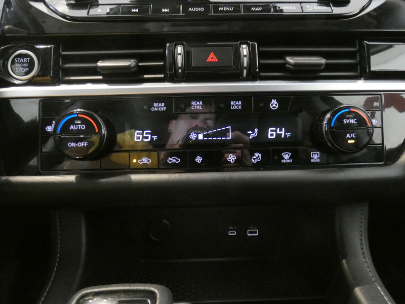 2022 Nissan Pathfinder SL photo 13