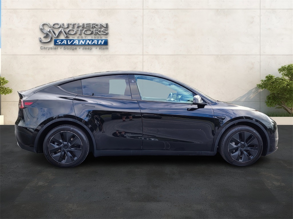 2025 Tesla Model Y Long Range photo 6