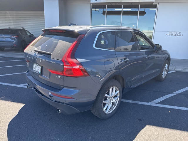 2020 Volvo XC60 T5 Momentum photo 4