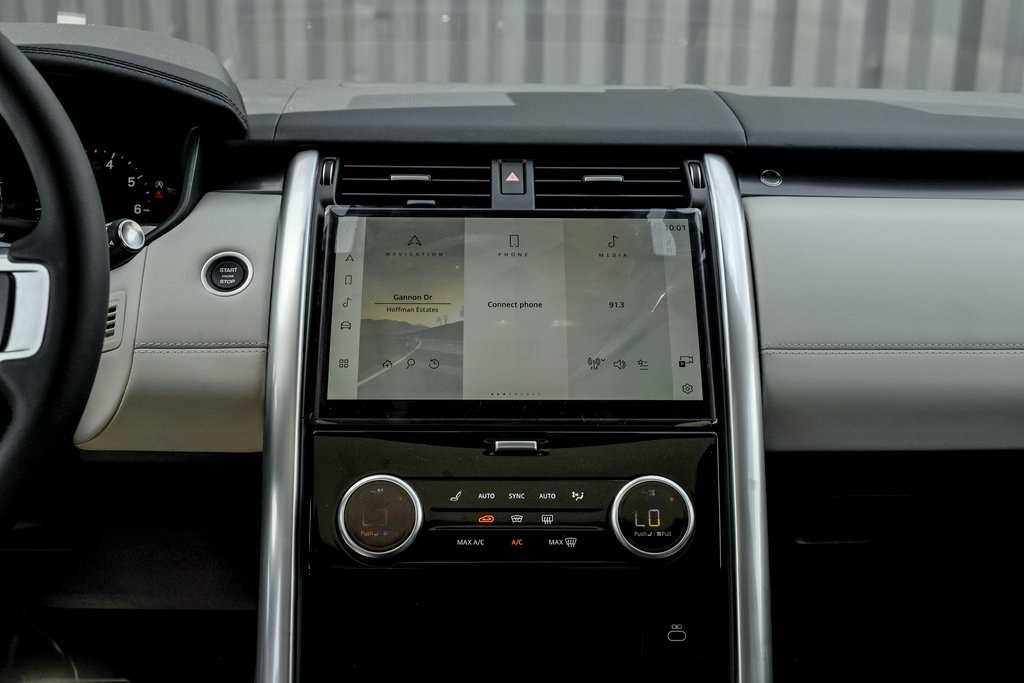 2025 Land Rover Discovery Metropolitan Edition photo 16