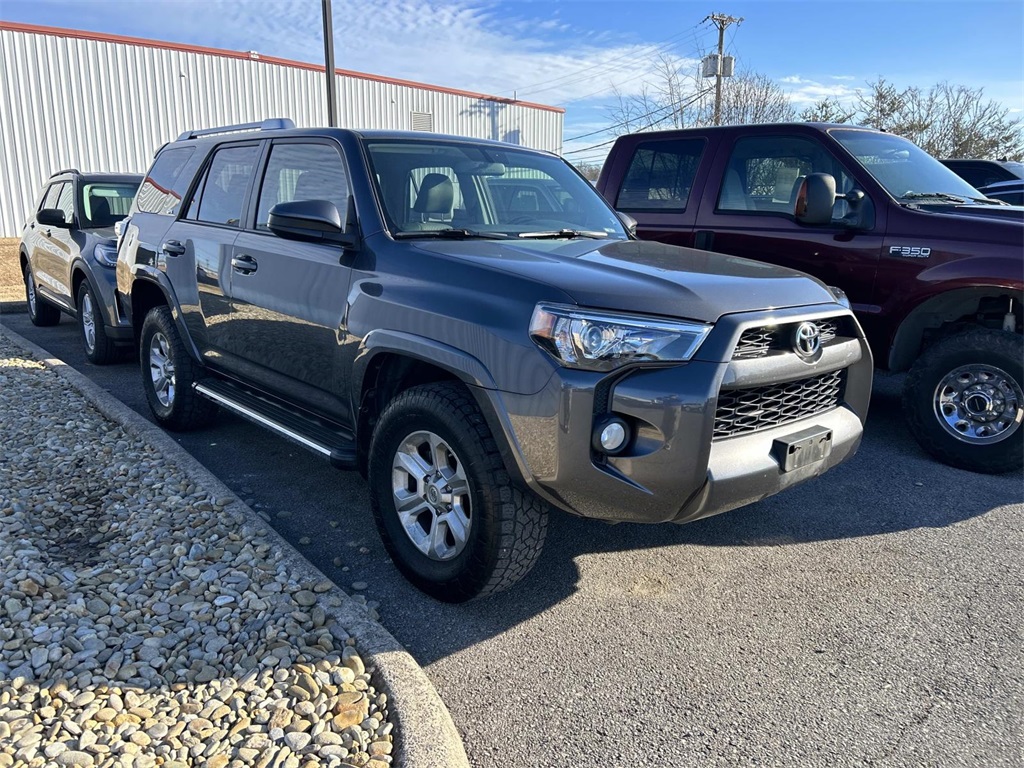 2014 Toyota 4Runner SR5's photo