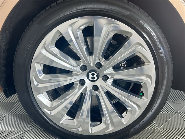 2023 Bentley Bentayga EWB Azure First Edition photo 28