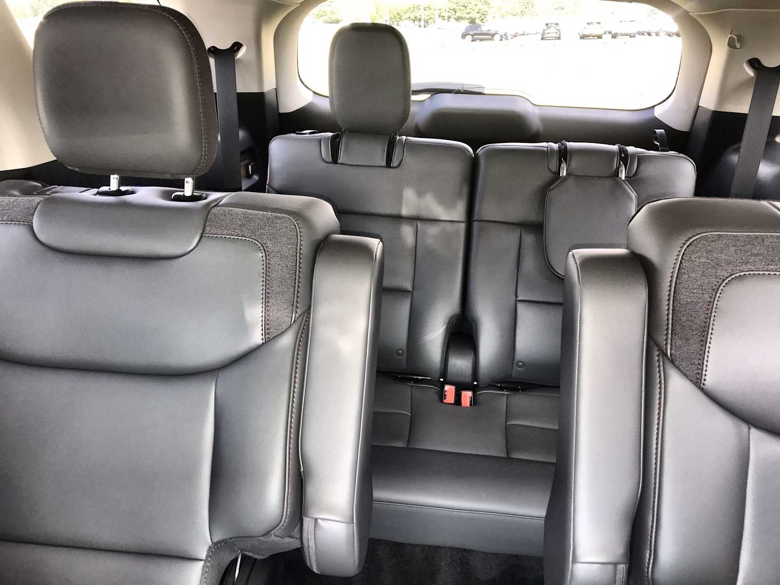 2025 Ford Explorer photo 22