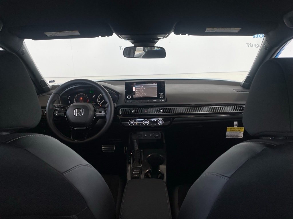 2025 Honda Civic Sport photo 3