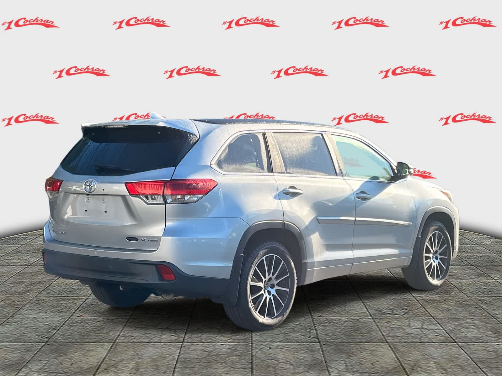 2018 Toyota Highlander SE photo 3