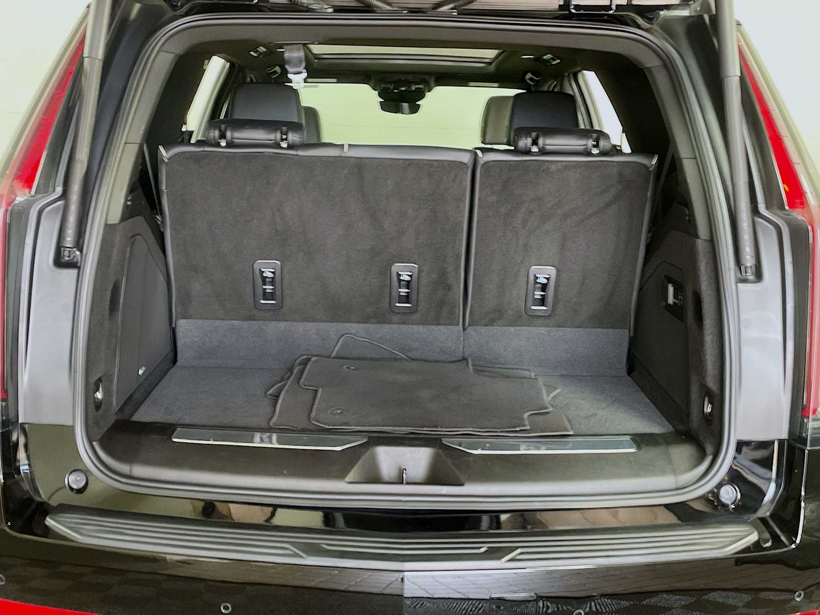 2022 Cadillac Escalade Premium Luxury photo 23