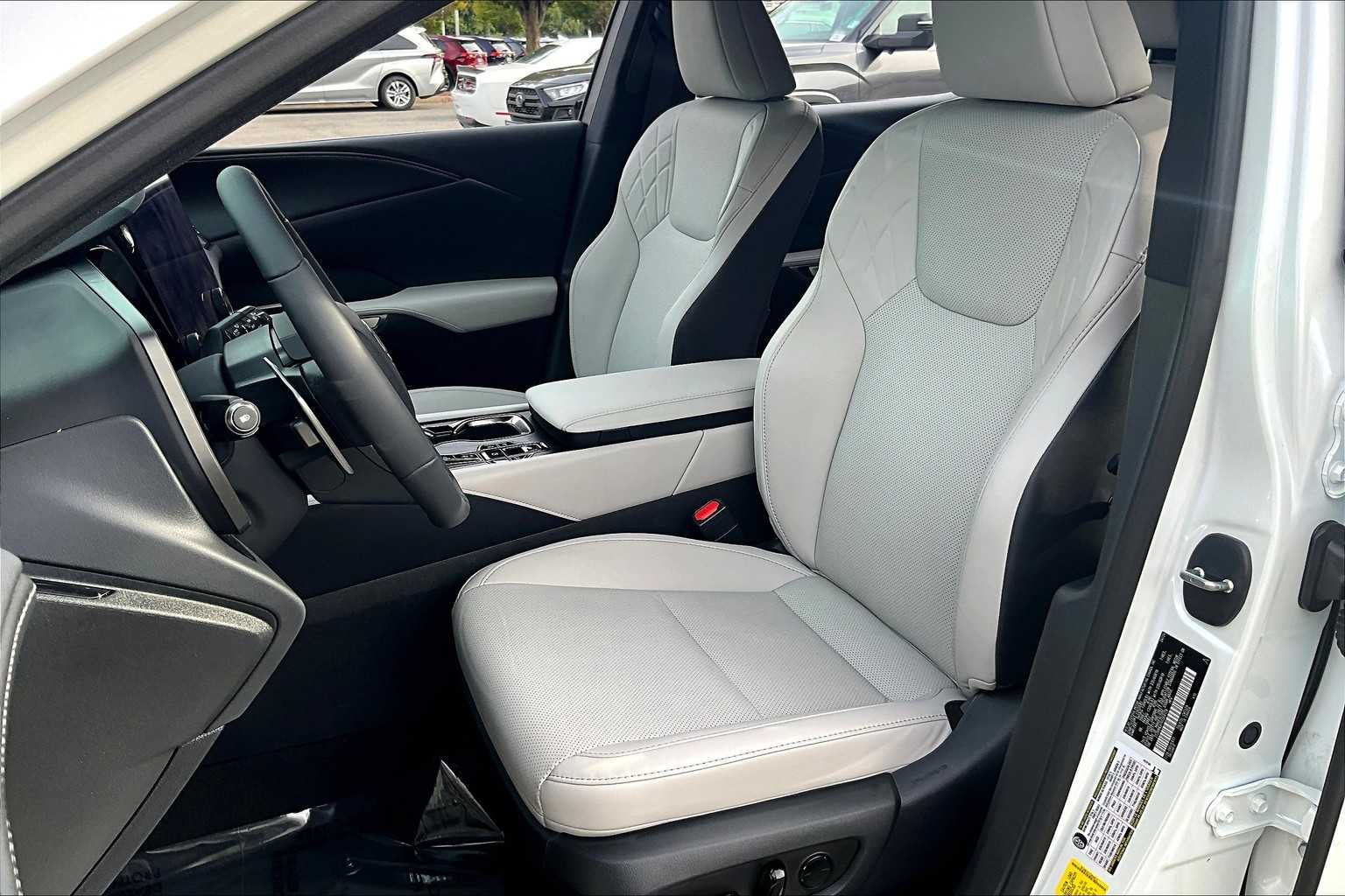 2024 Lexus RX Premium AWD photo 7