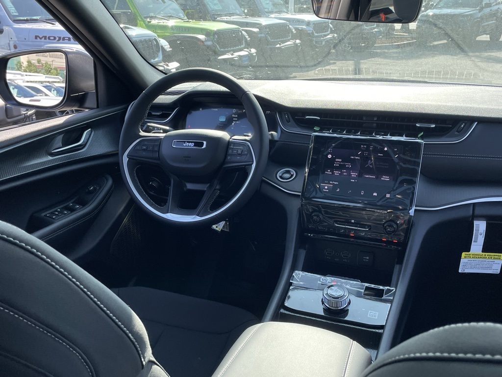 2025 Jeep Grand Cherokee Laredo X photo 22