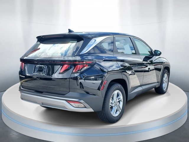 2026 Hyundai Tucson SE photo 2
