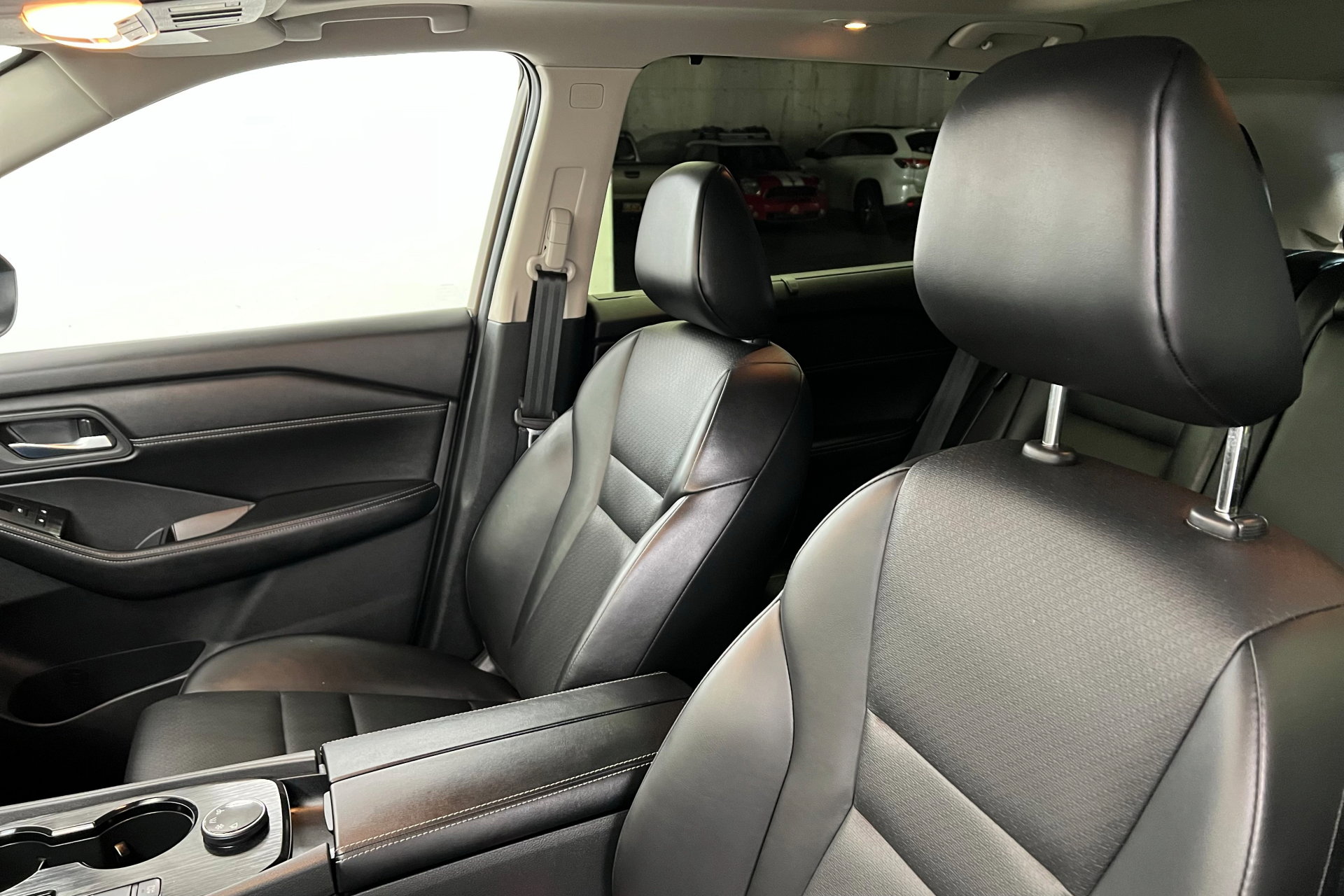 2024 Nissan Rogue SV photo 16