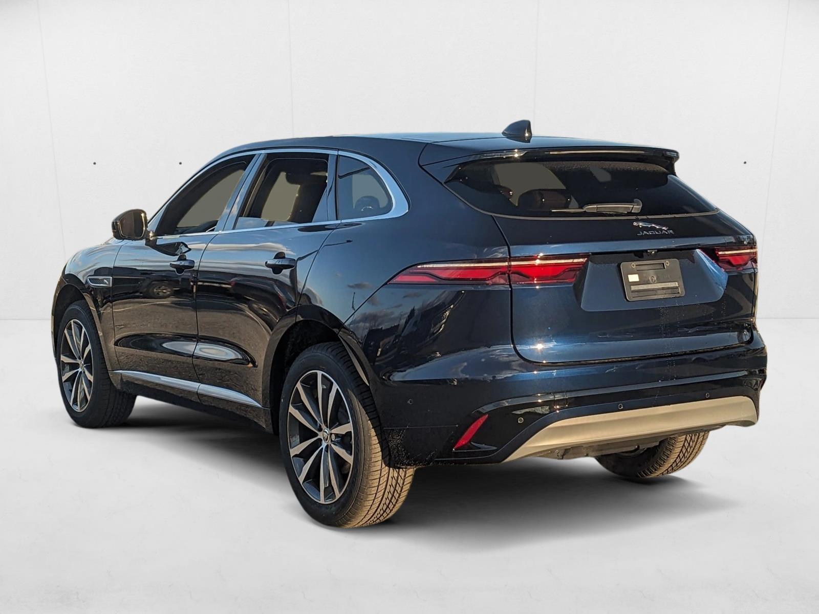 2024 Jaguar F-PACE R-Dynamic S P250 photo 9