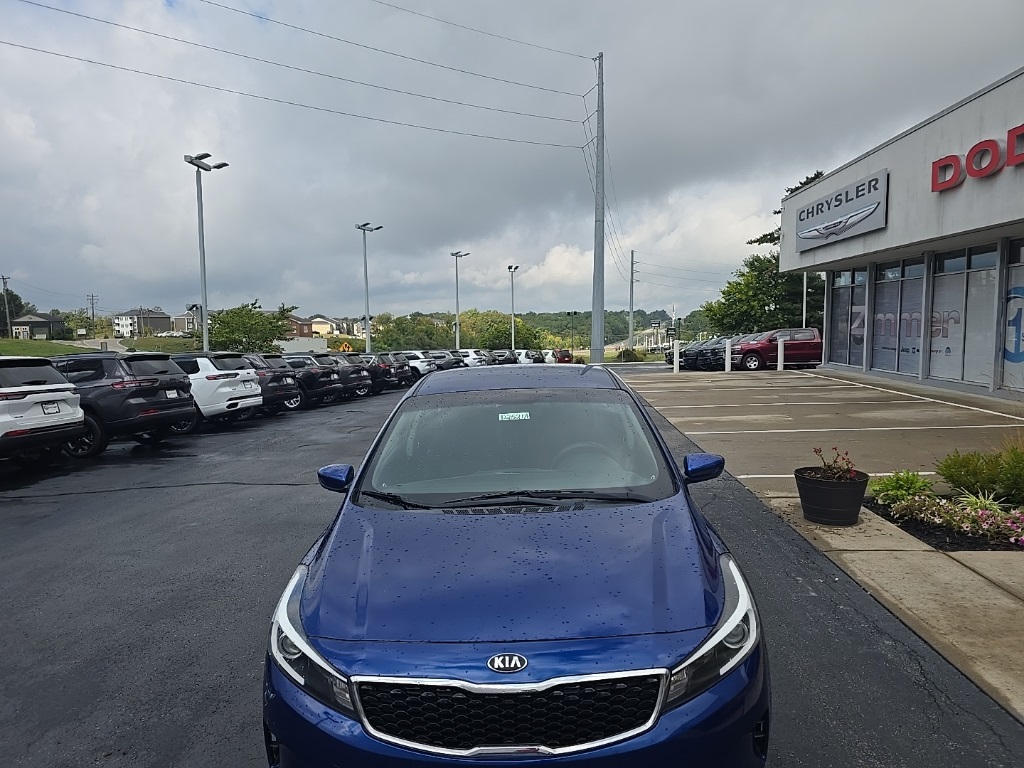 2017 Kia Forte LX Base photo 4