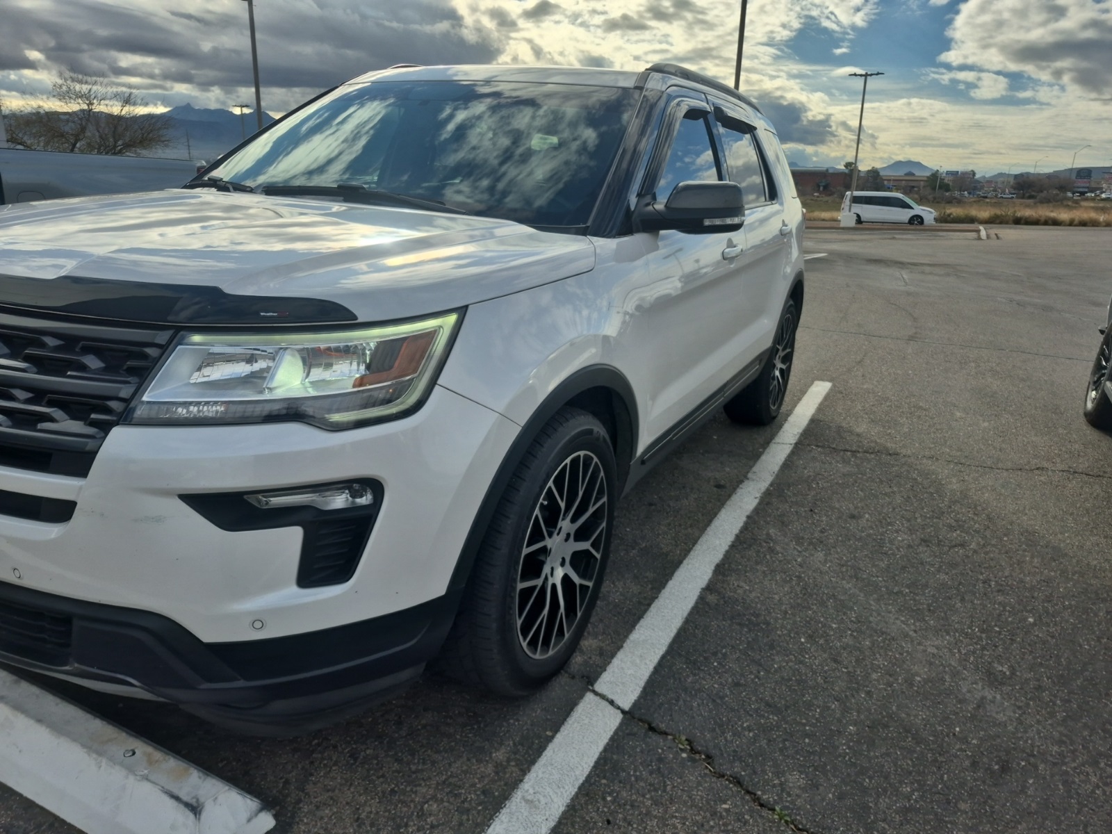 2018 Ford Explorer XLT's photo