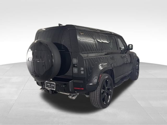 2026 Land Rover Defender 110 X-Dynamic SE photo 4