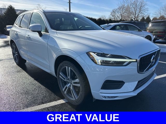 2021 Volvo XC60 Momentum's photo