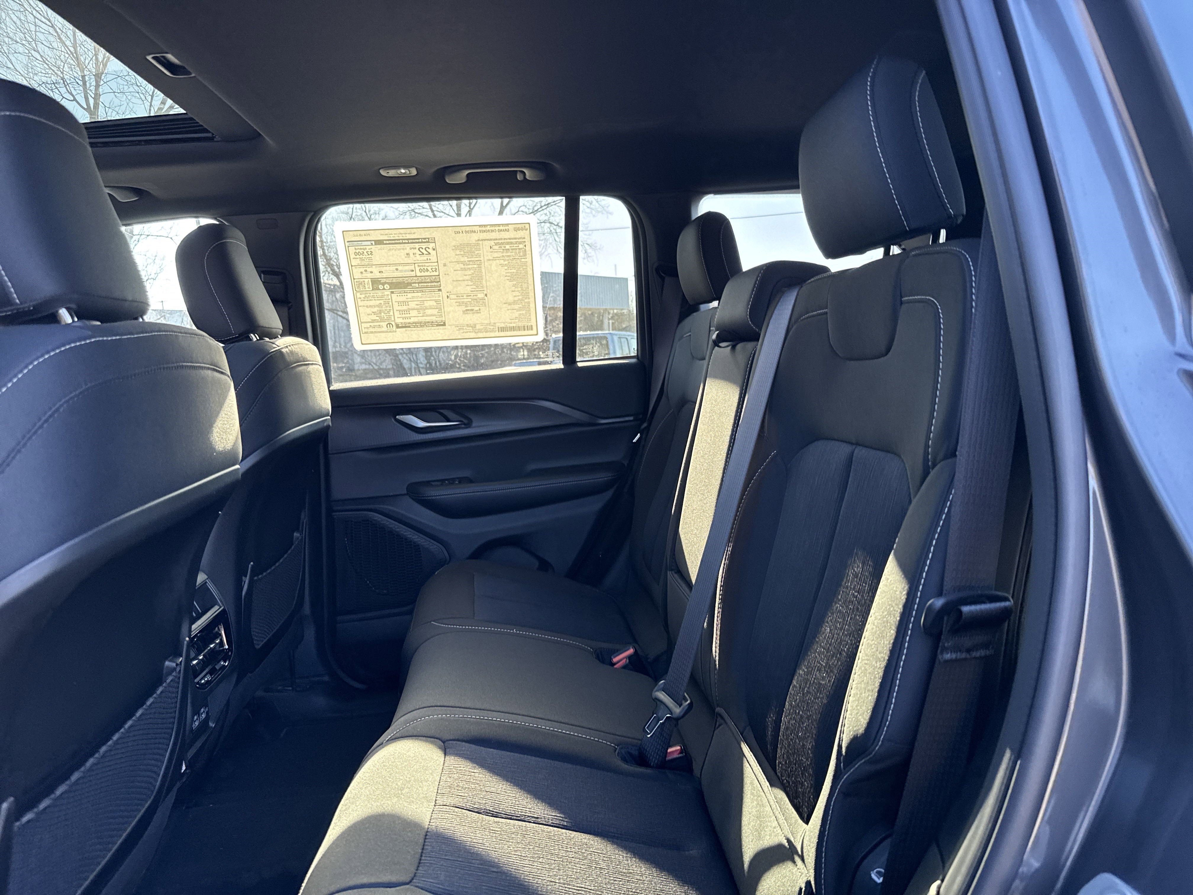 2025 Jeep Grand Cherokee Laredo X photo 8