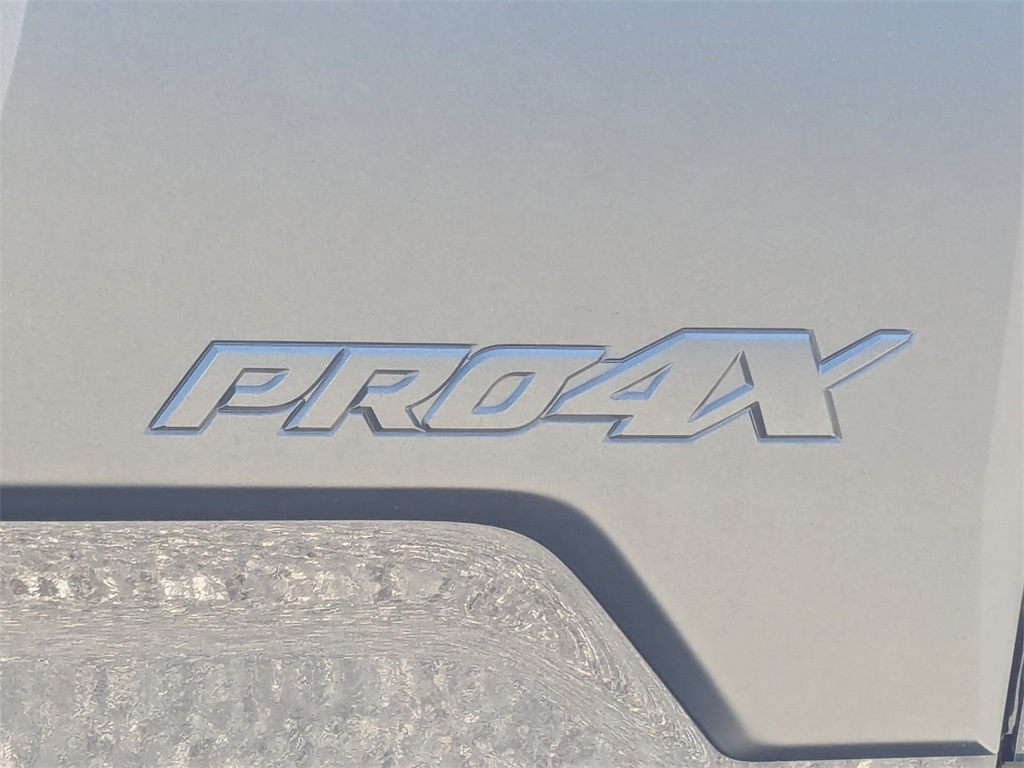 2024 Nissan Titan PRO-4X photo 13