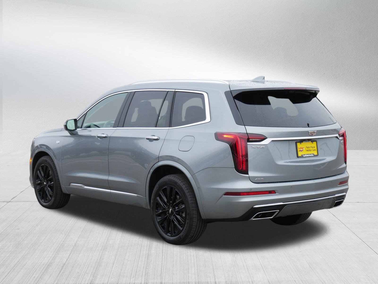 2023 Cadillac XT6 Premium Luxury photo 2