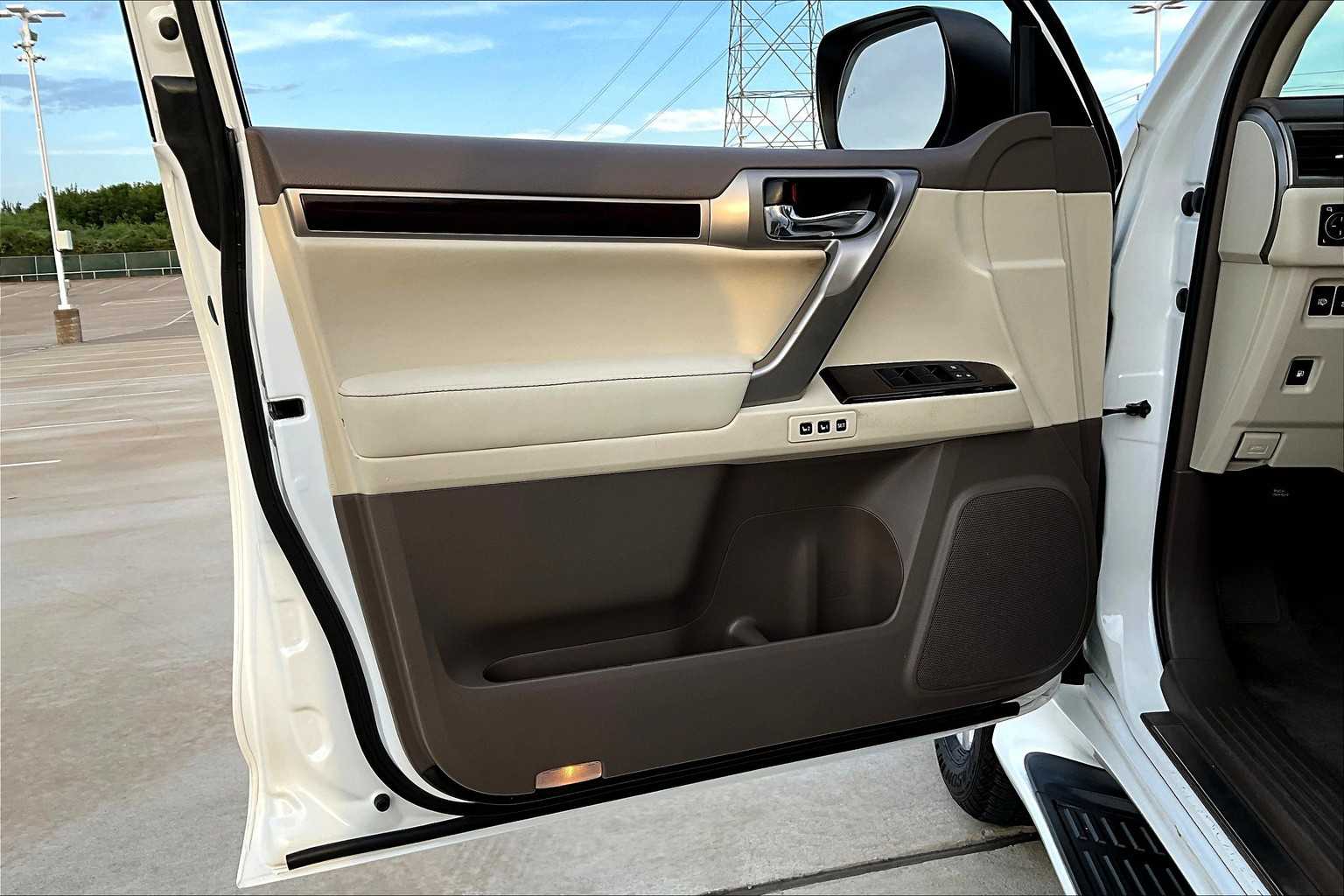 2015 Lexus GX 460 Premium photo 19