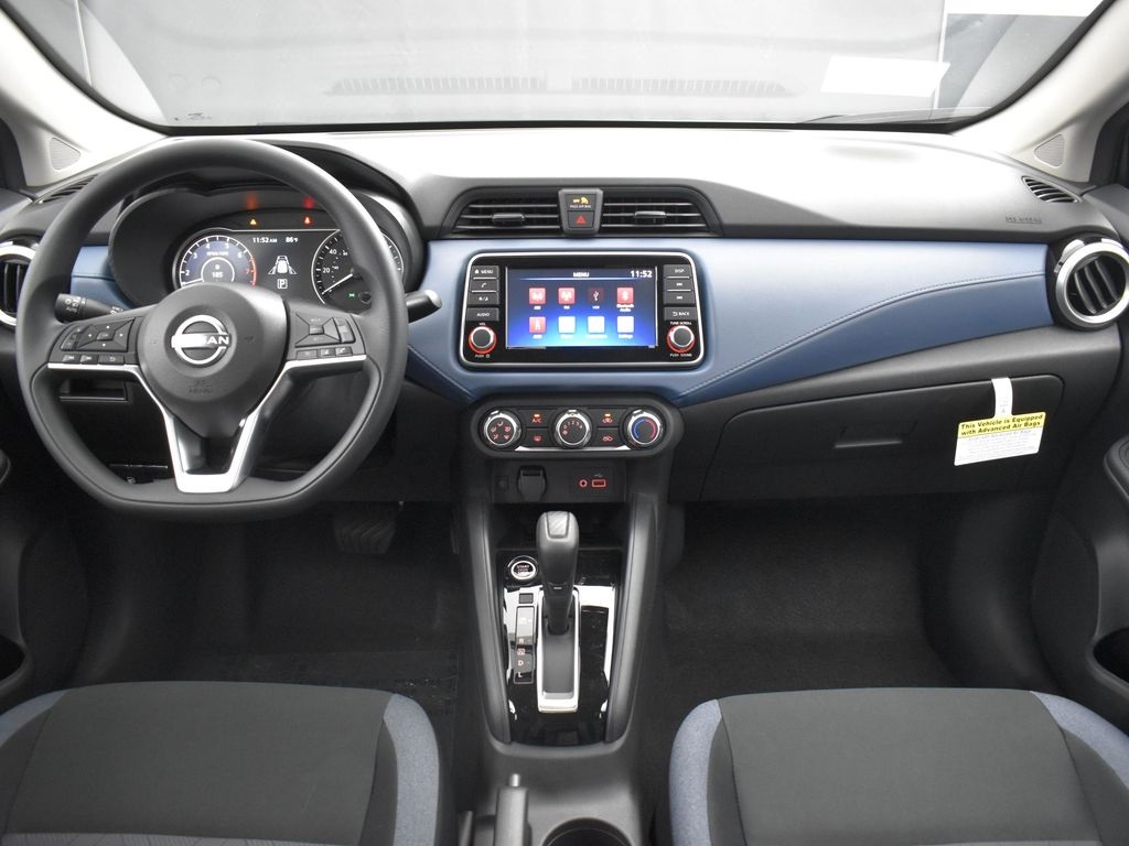 2025 Nissan Versa 1.6 SV photo 8