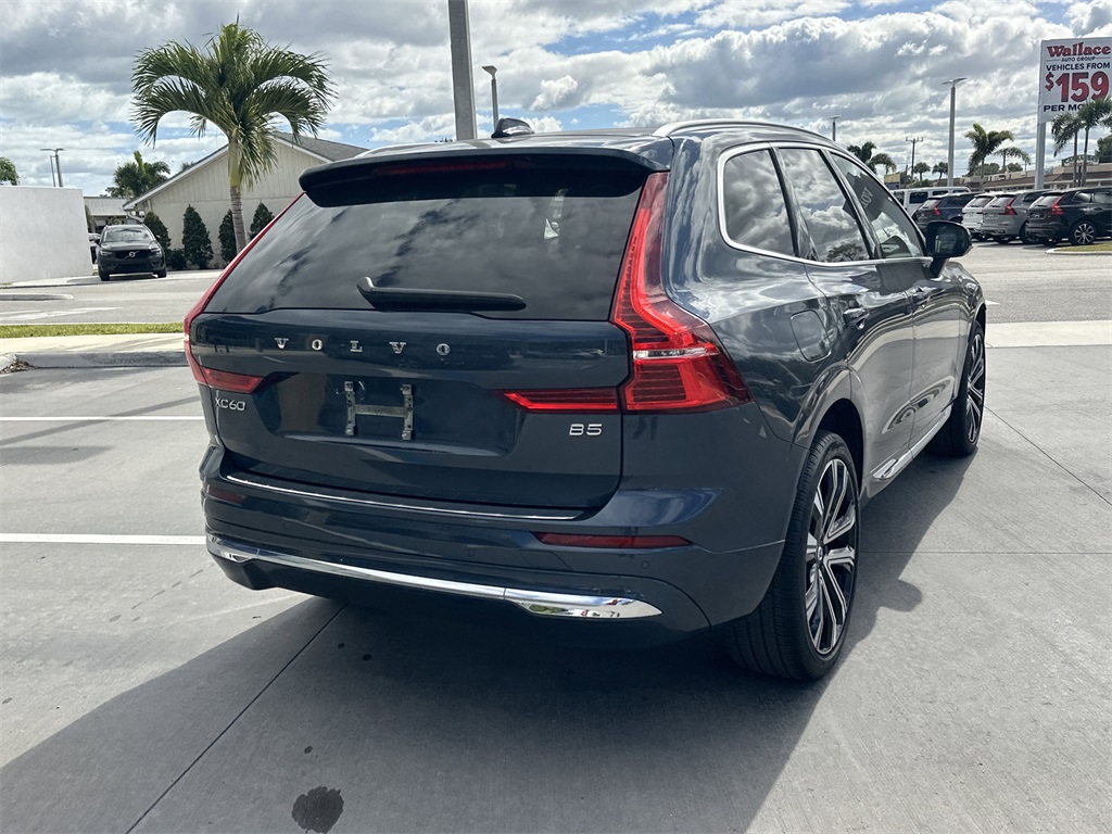 2023 Volvo XC60 B5 Ultimate photo 3