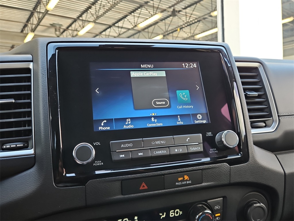 2022 Nissan Frontier Crew Cab photo 17