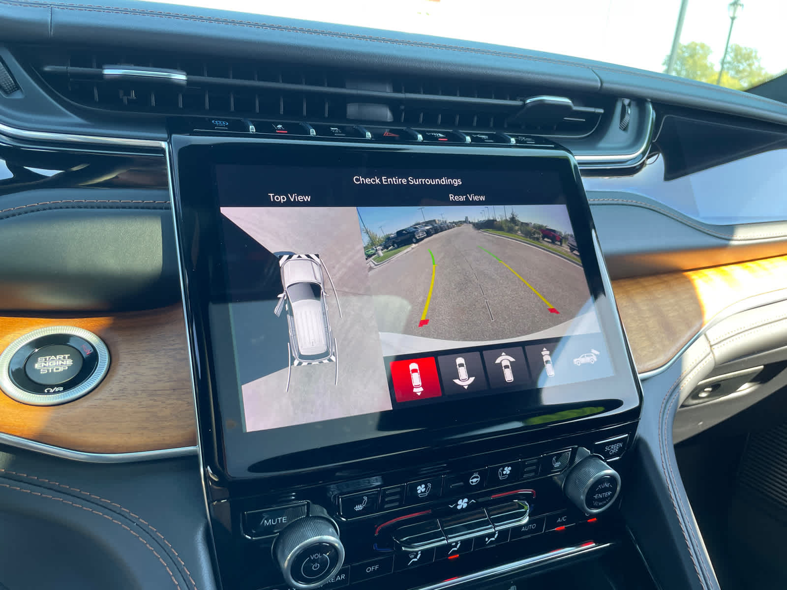 2022 Jeep Cherokee Summit 4xe photo 22
