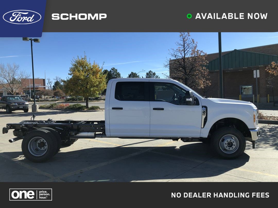 2026 Ford F-350 Super Duty Chassis Cab XL's photo