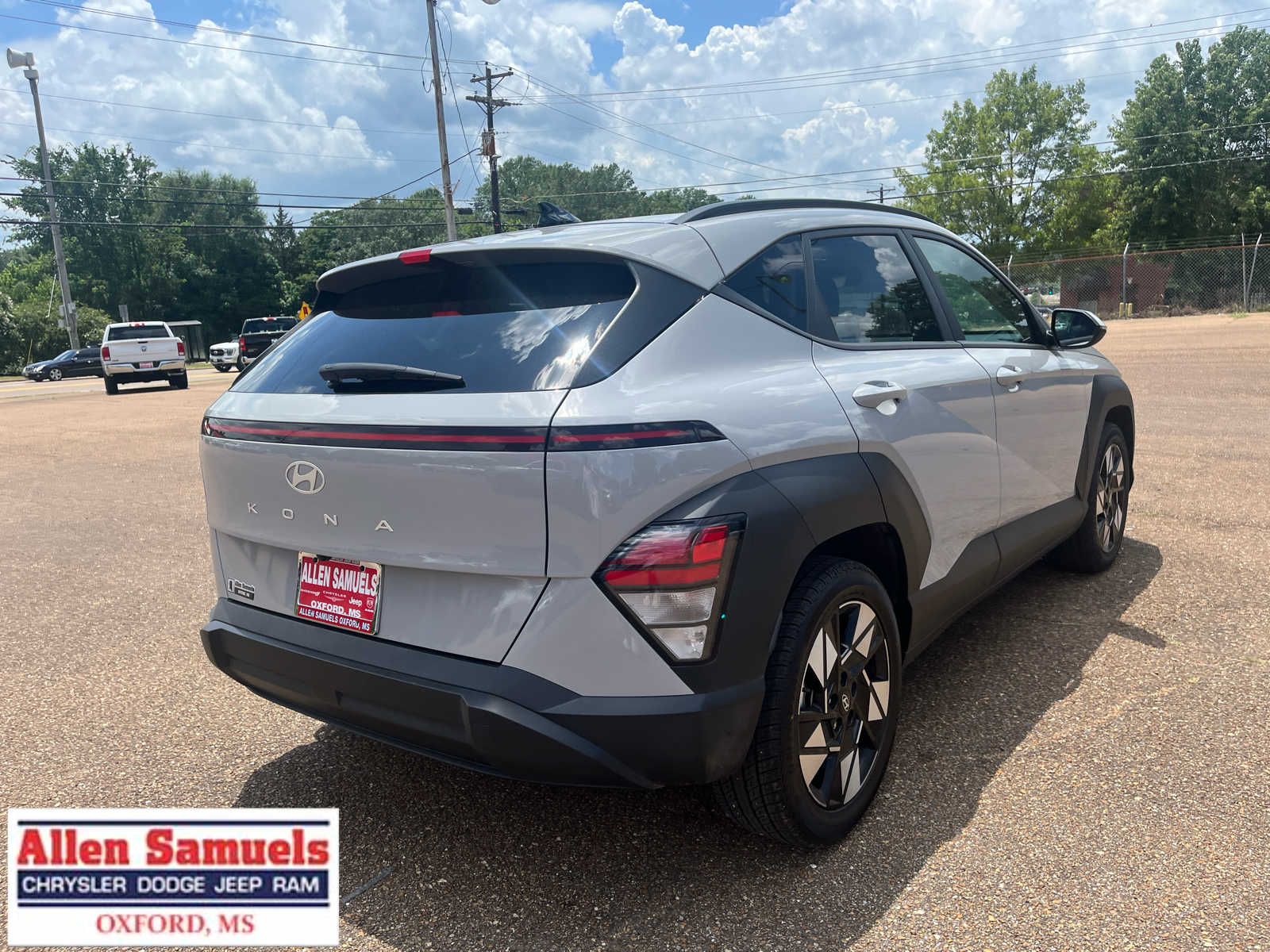 2024 Hyundai Kona SEL photo 3