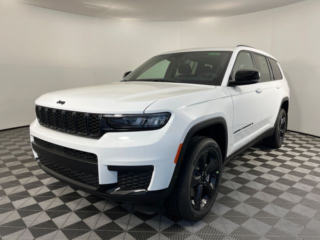 2025 Jeep Grand Cherokee Altitude X photo 2