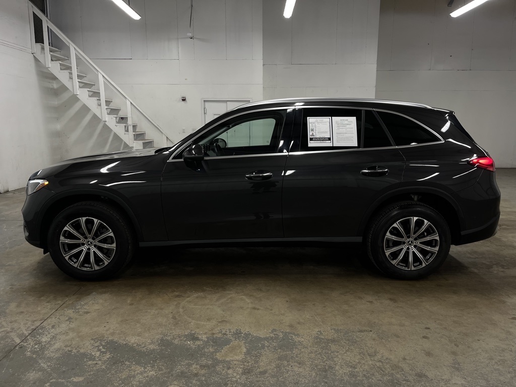2024 Mercedes Benz GLC 300 photo 4