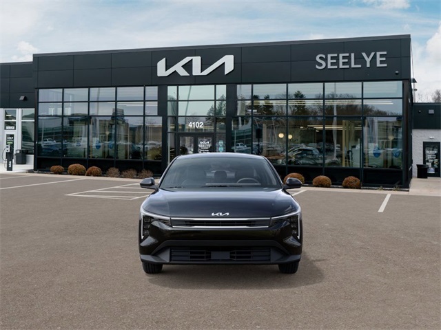 2025 Kia K4 LXS photo 2