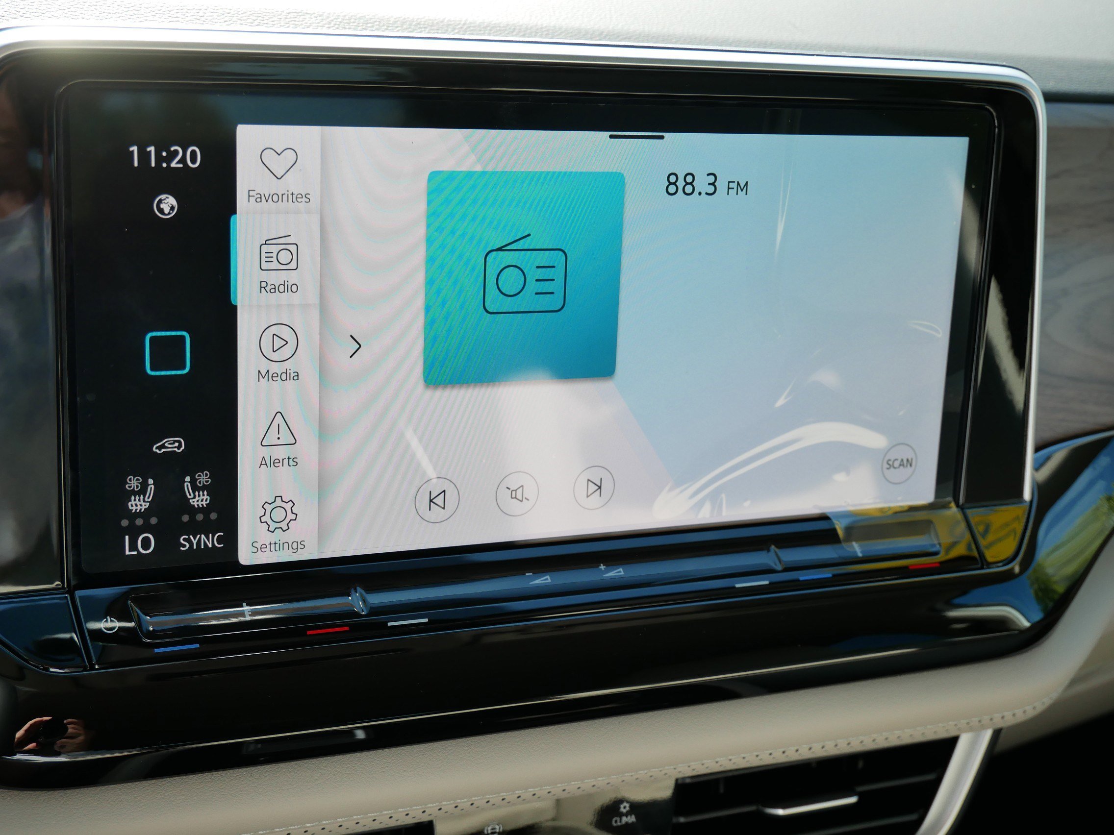 2026 Volkswagen Atlas SE Technology photo 11