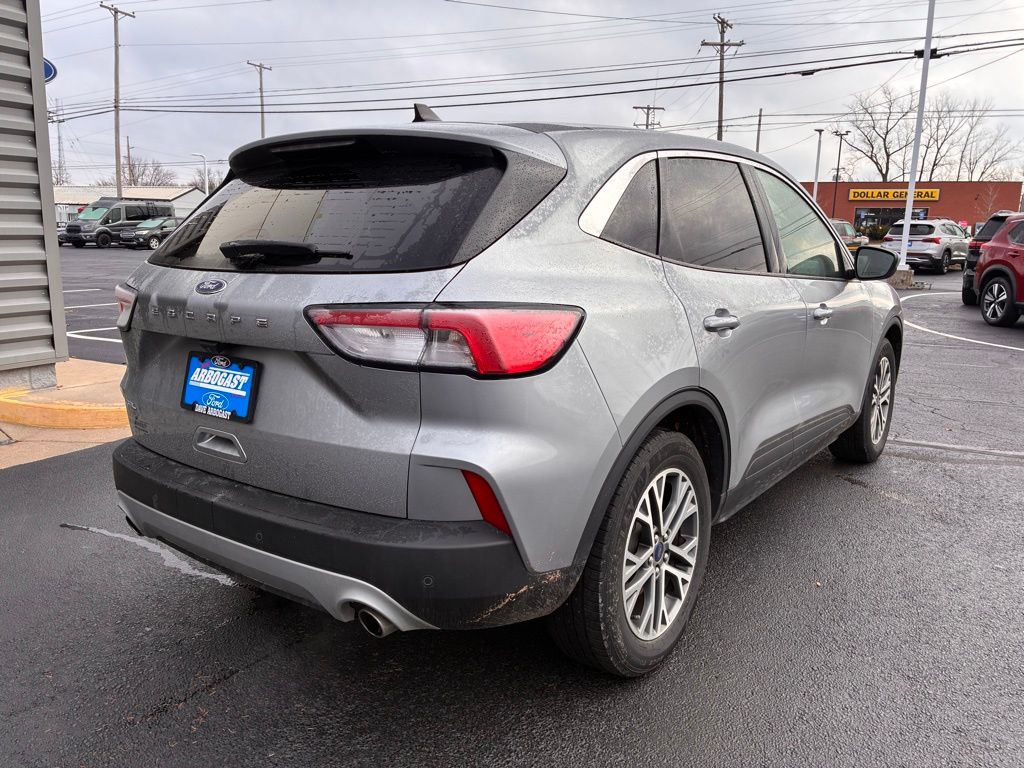 2022 Ford Escape SEL photo 3